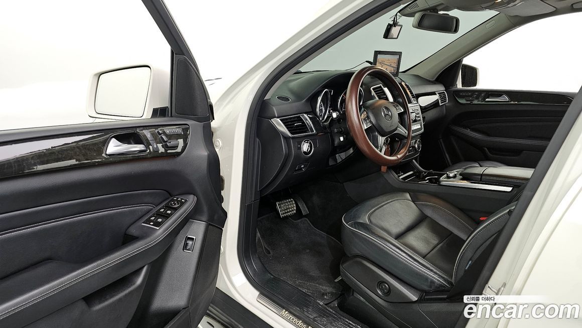 Mercedes-Benz M-class 2012