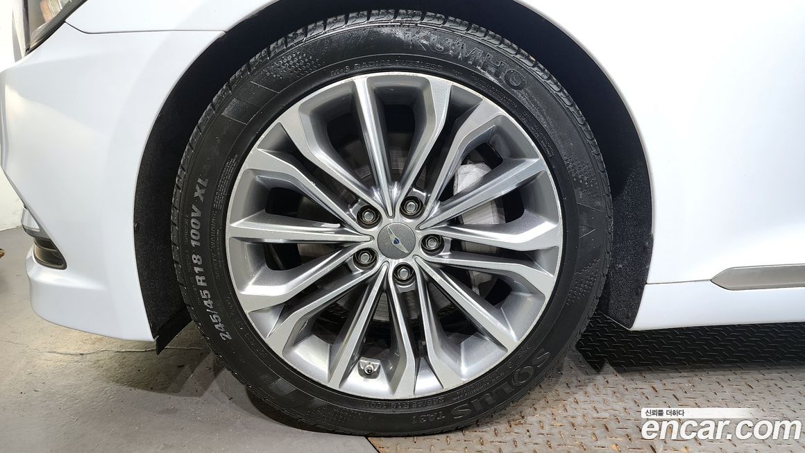 Hyundai Genesis 2015