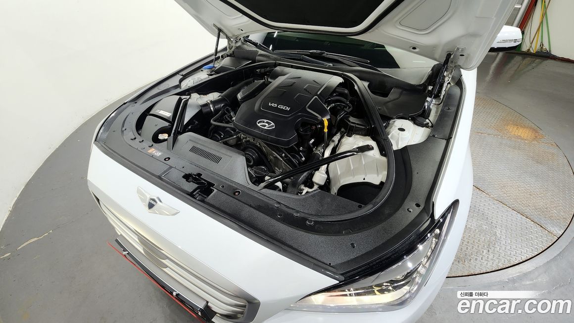 Hyundai Genesis 2015