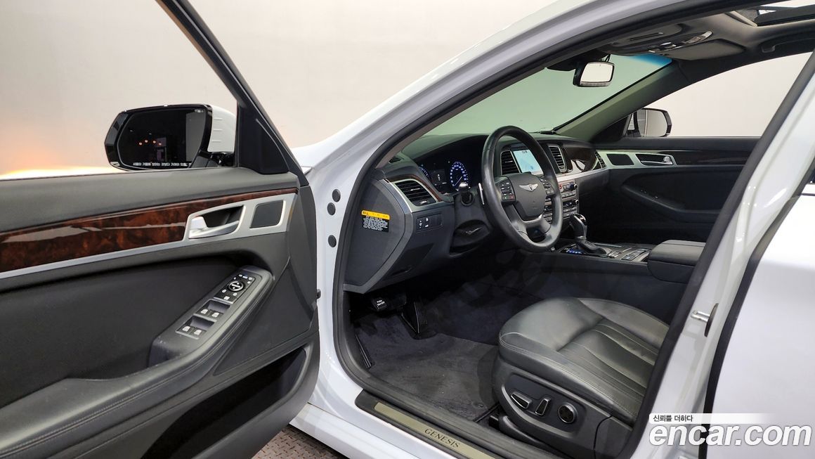 Hyundai Genesis 2015