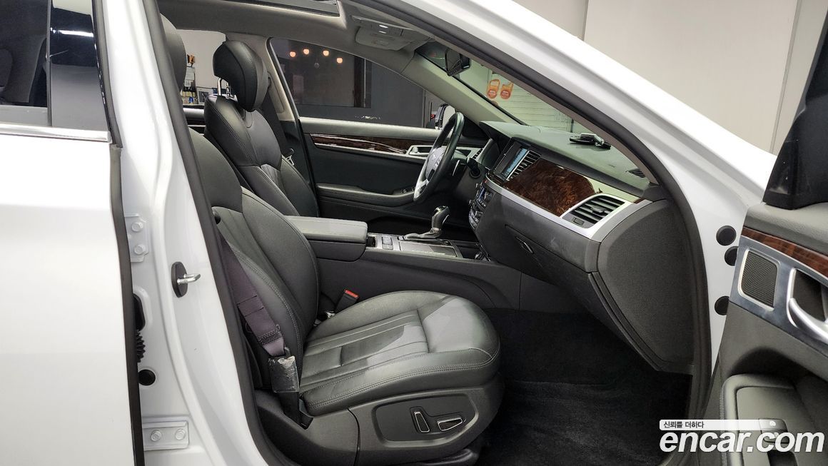 Hyundai Genesis 2015