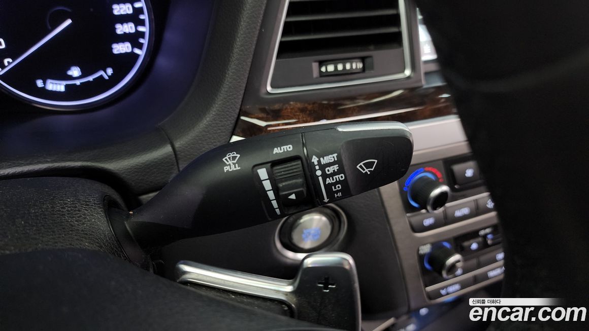 Hyundai Genesis 2015