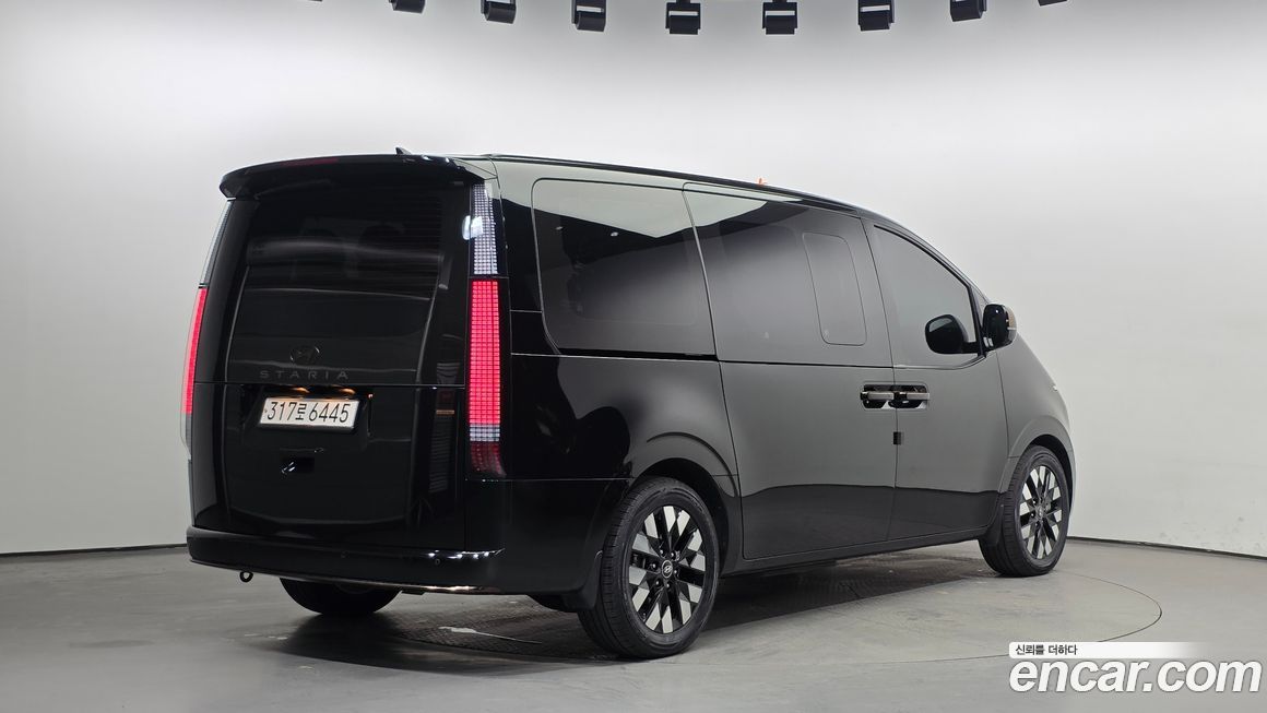 Hyundai Staria 2025