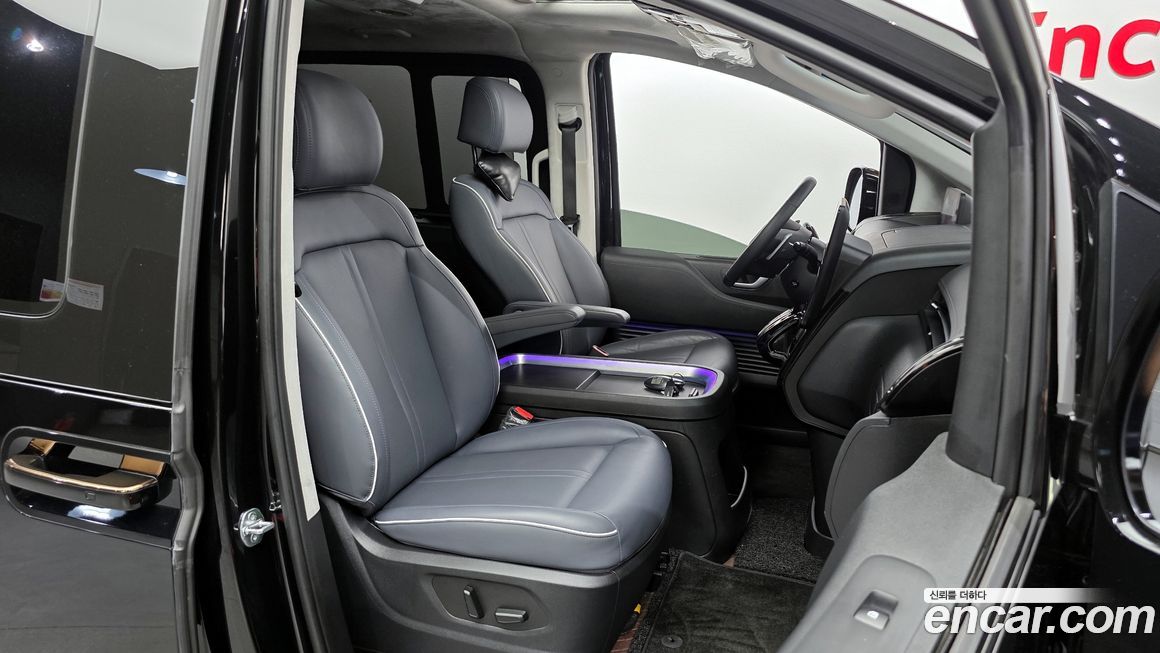 Hyundai Staria 2025