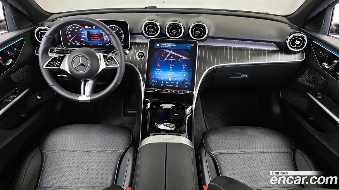 Mercedes-Benz C-Class 2024