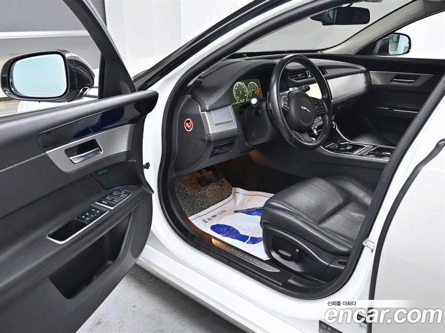 Jaguar XF 2017