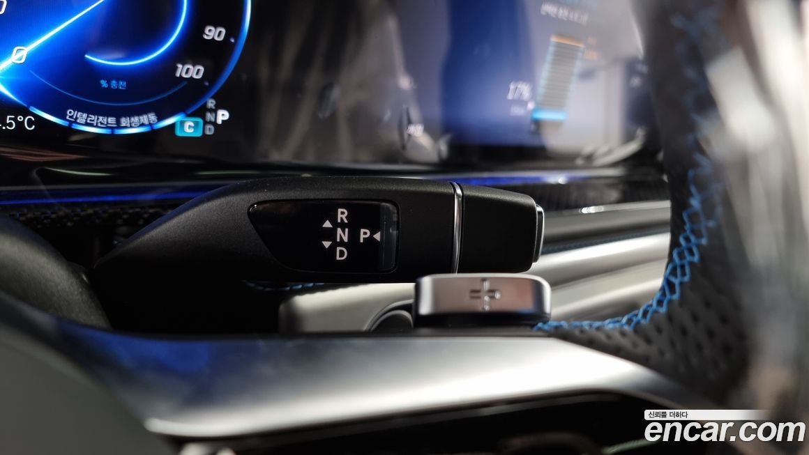 Mercedes-Benz G-Class 2025