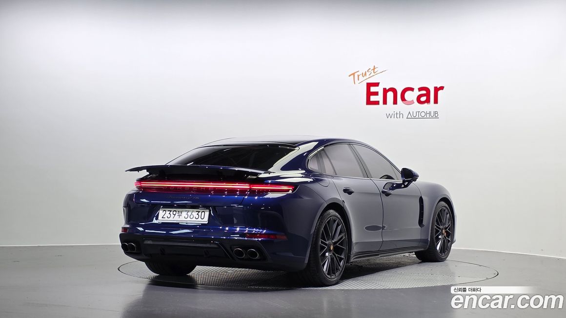 Porsche Panamera 2025