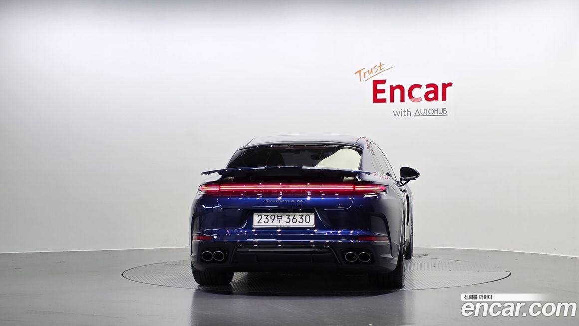 Porsche Panamera 2025