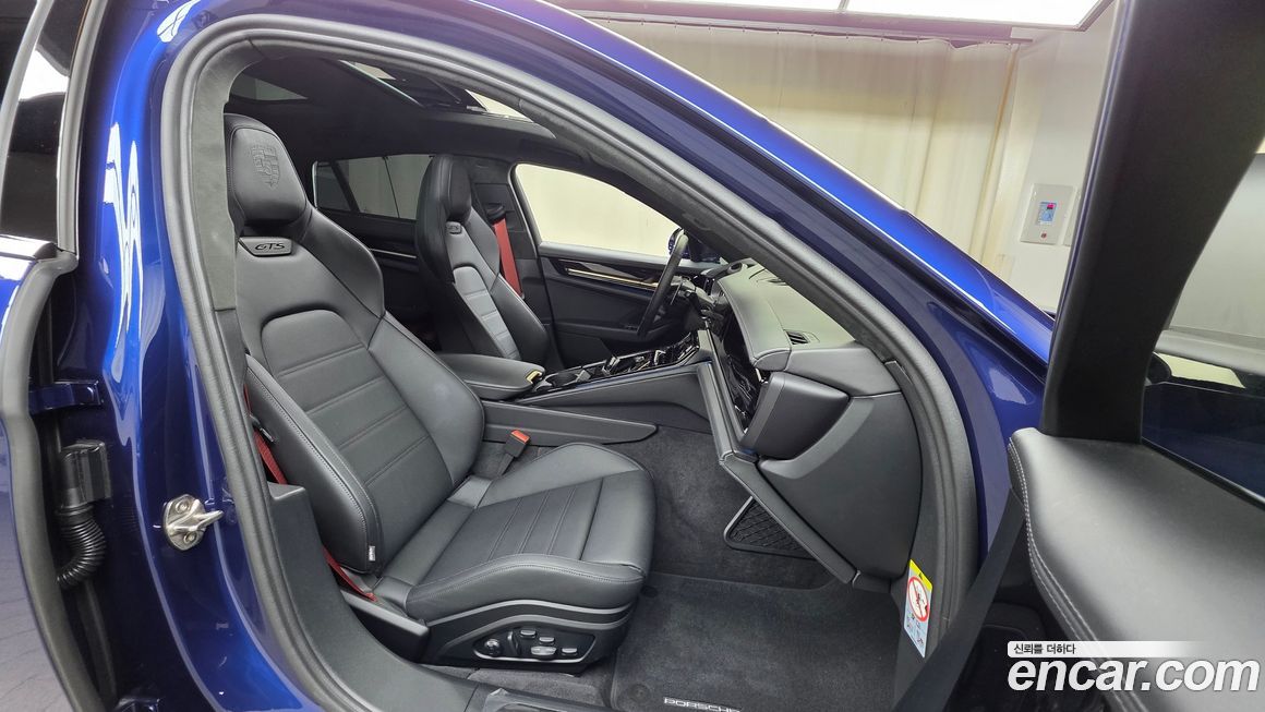 Porsche Panamera 2025