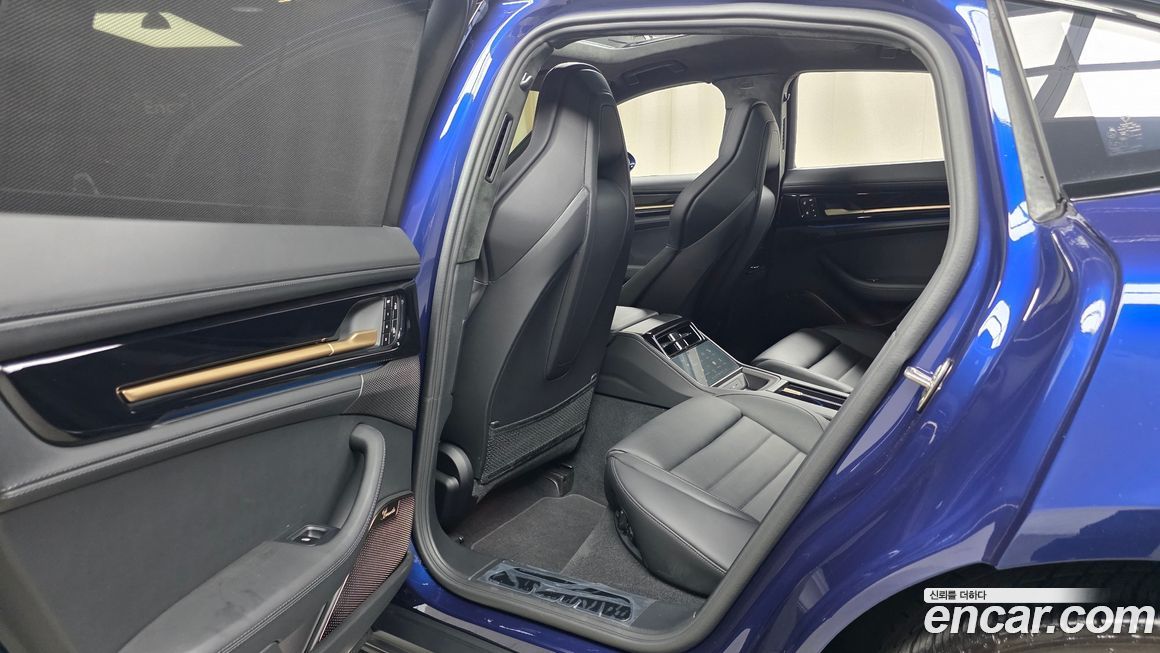 Porsche Panamera 2025