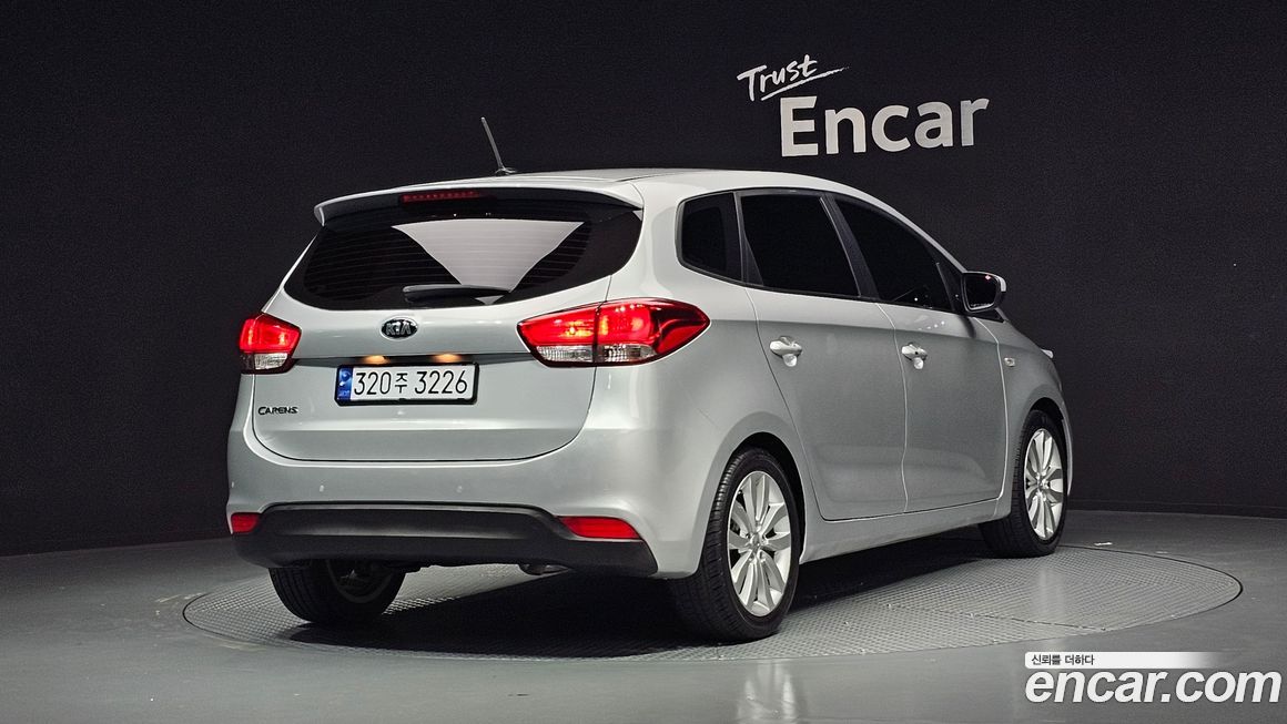 Kia Carens 2016