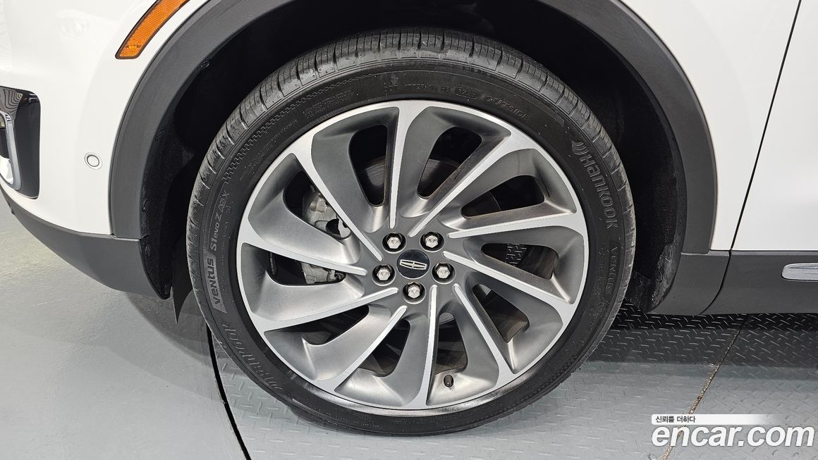 Lincoln Nautilus 2020