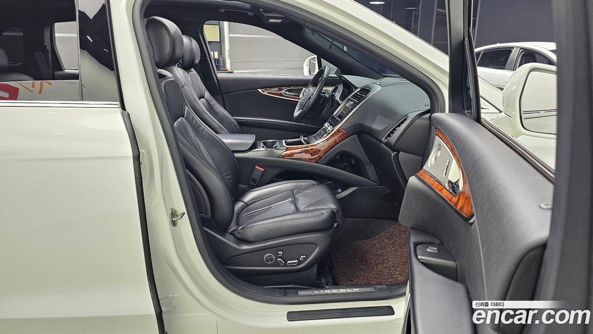 Lincoln Nautilus 2020