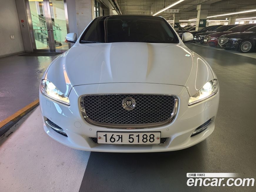 Jaguar XJ 2013