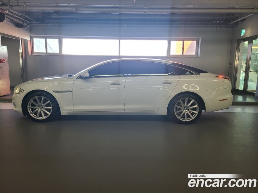 Jaguar XJ 2013