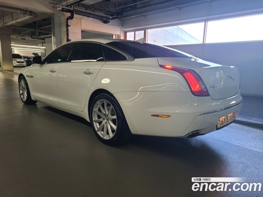 Jaguar XJ 2013