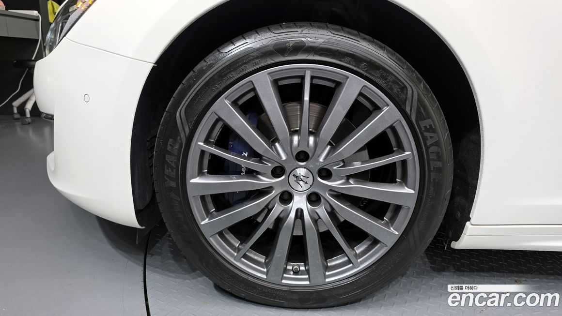 Maserati Ghibli 2022