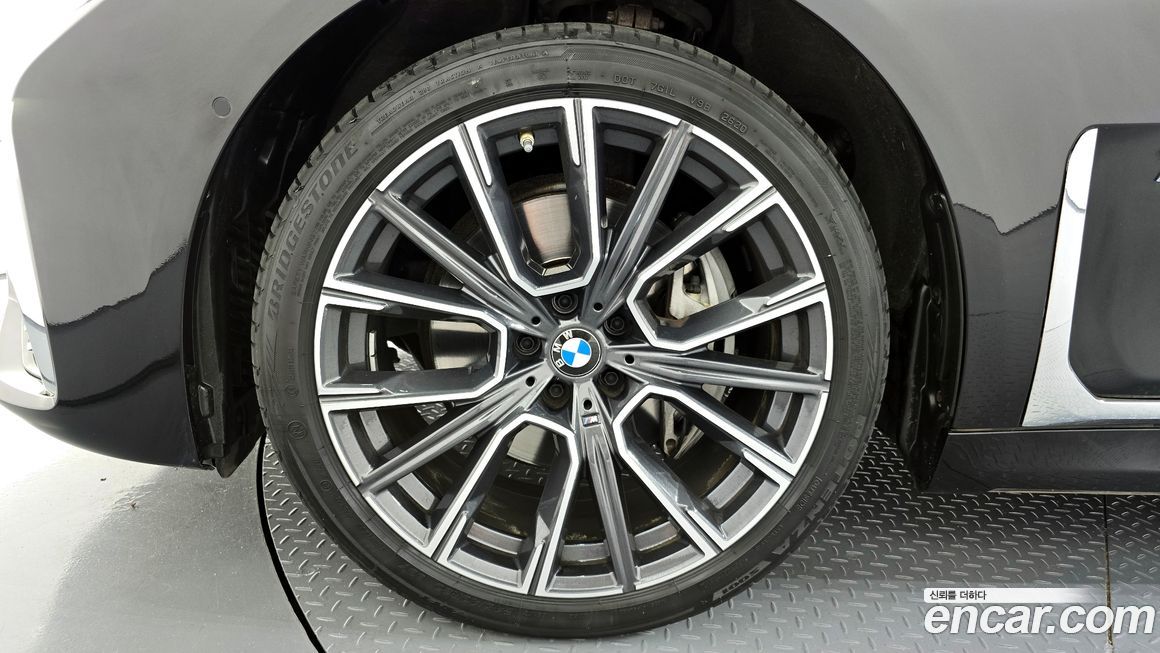 BMW 7-Series 2021