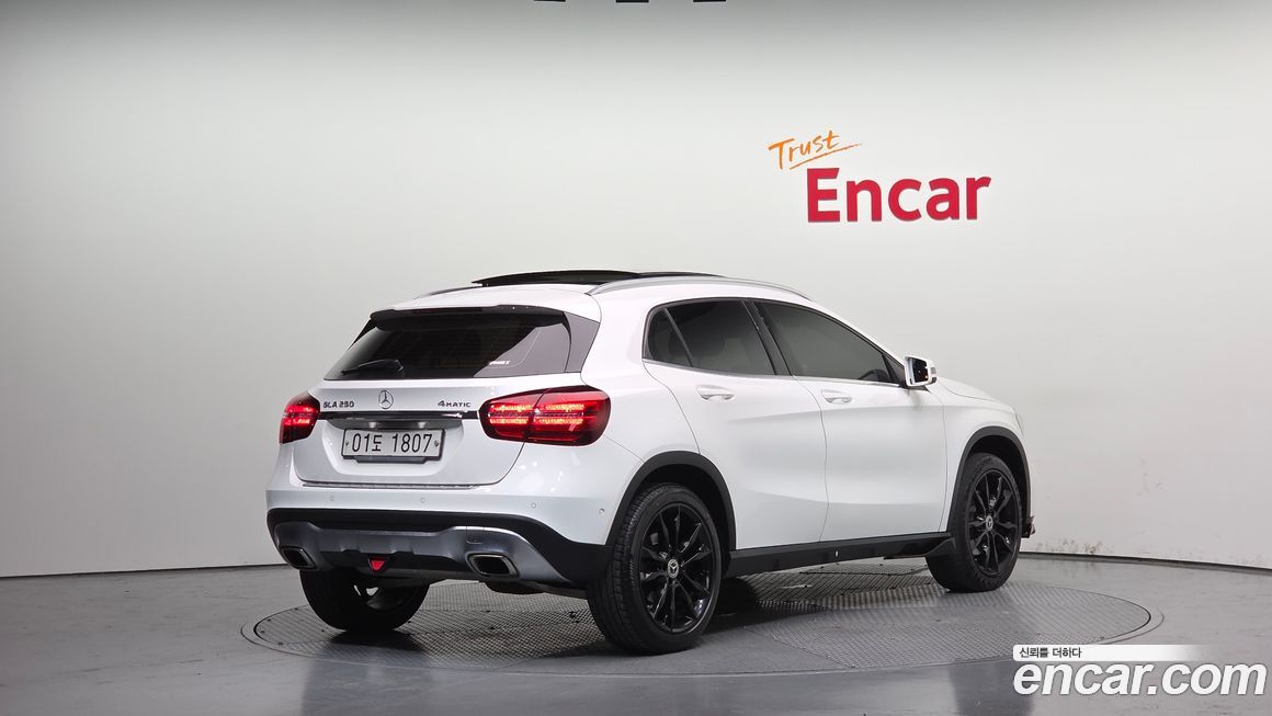 Mercedes-Benz GLA-Class 2018
