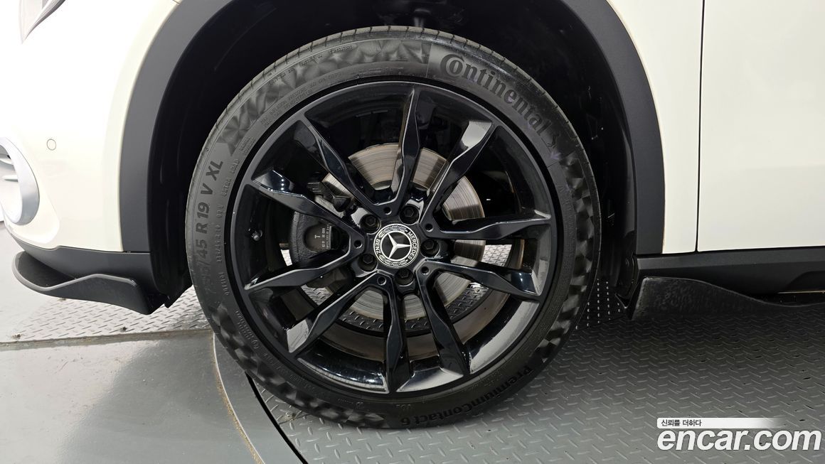 Mercedes-Benz GLA-Class 2018