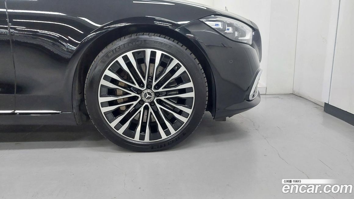 Mercedes-Benz S-Class 2023