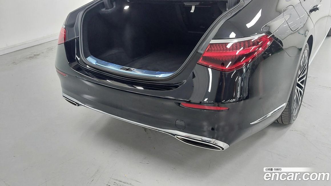 Mercedes-Benz S-Class 2023