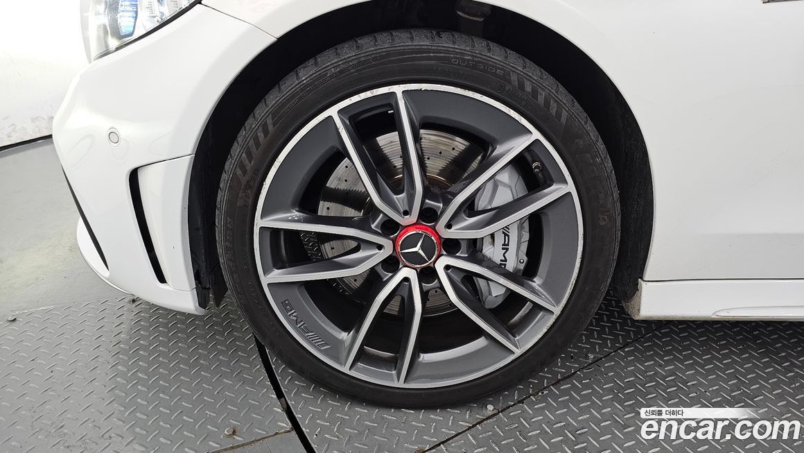 Mercedes-Benz C-Class 2019