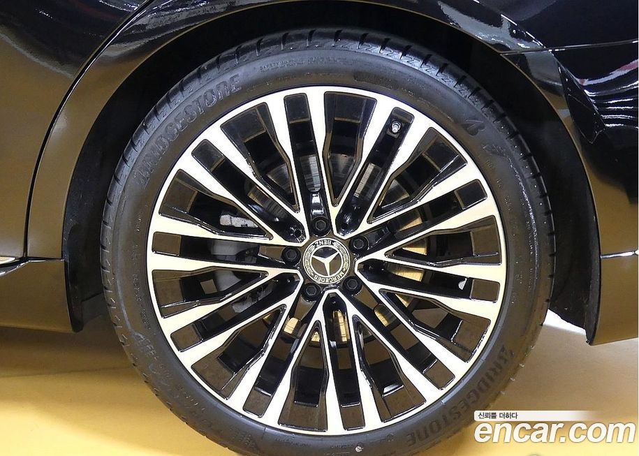 Mercedes-Benz S-Class 2023