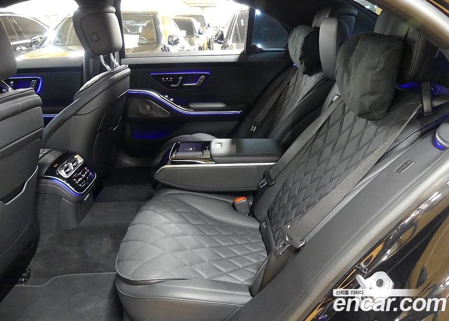 Mercedes-Benz S-Class 2023