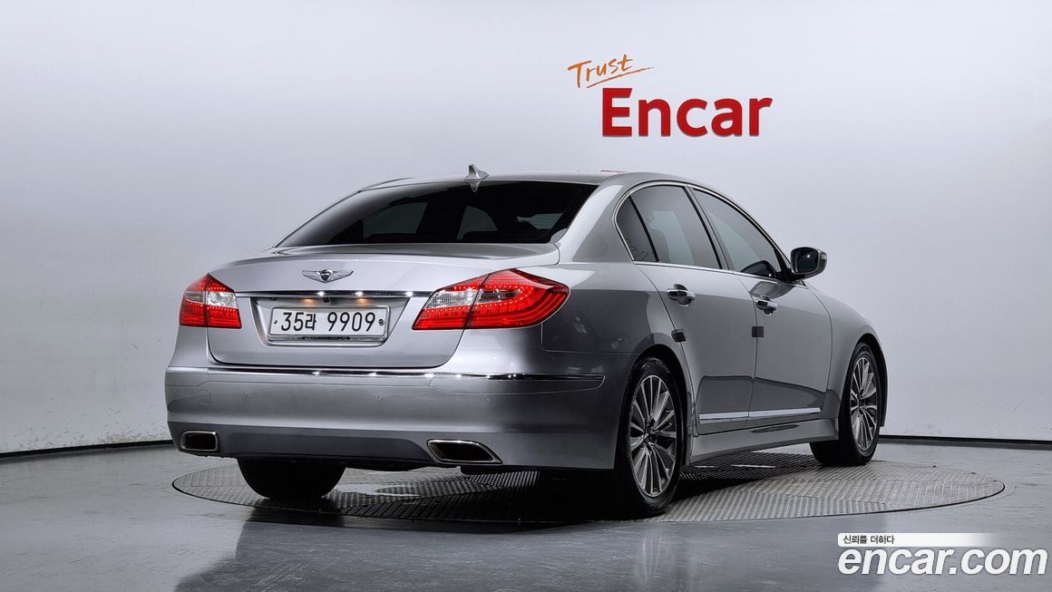 Hyundai Genesis 2013