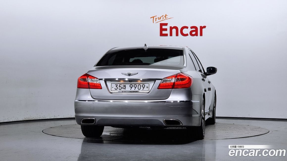 Hyundai Genesis 2013