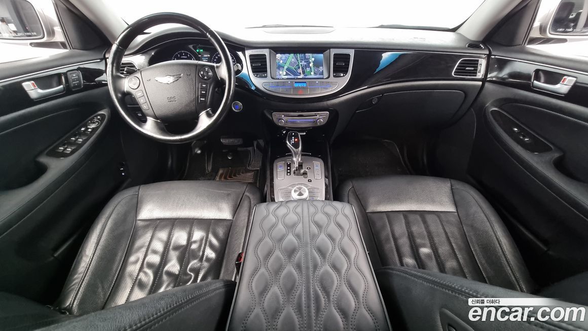 Hyundai Genesis 2013