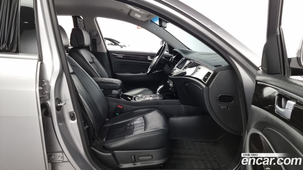 Hyundai Genesis 2013