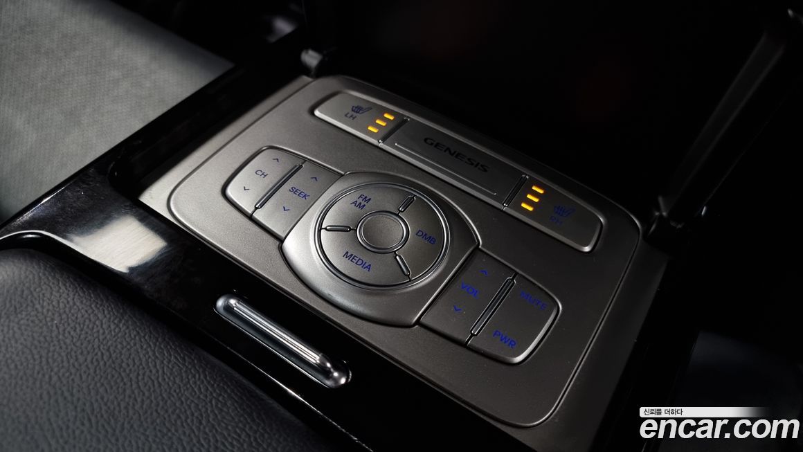 Hyundai Genesis 2013