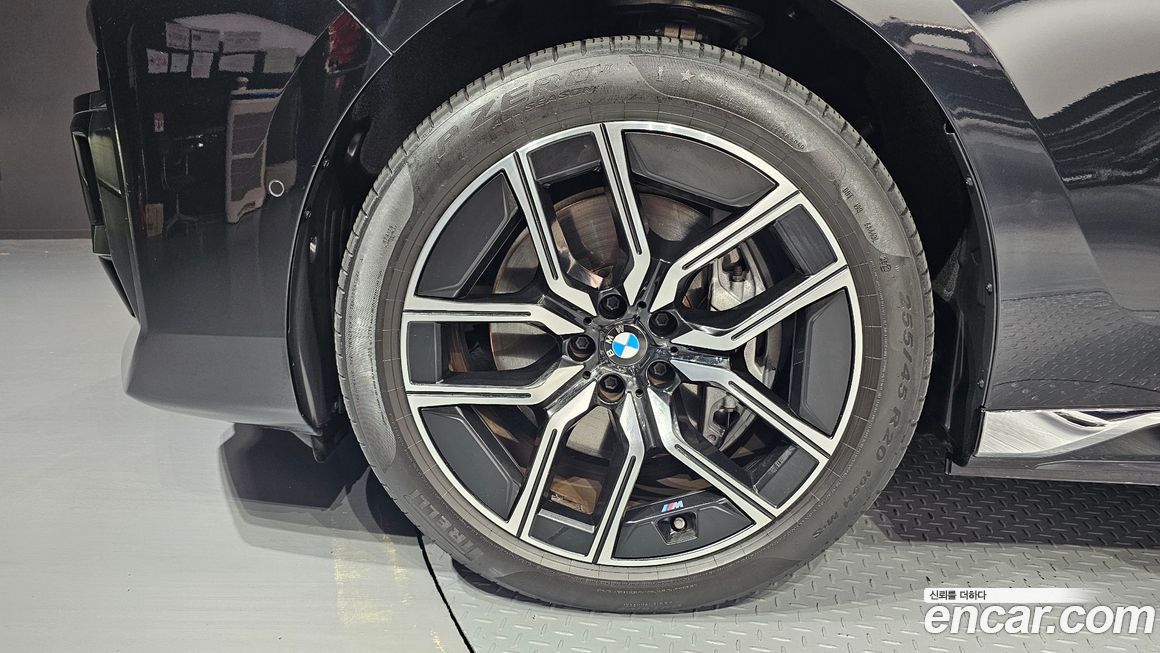BMW i7 2023