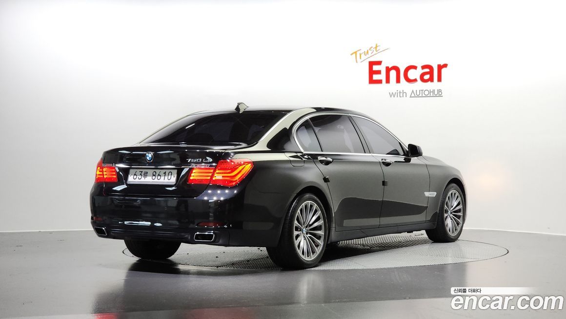 BMW 7-Series 2011