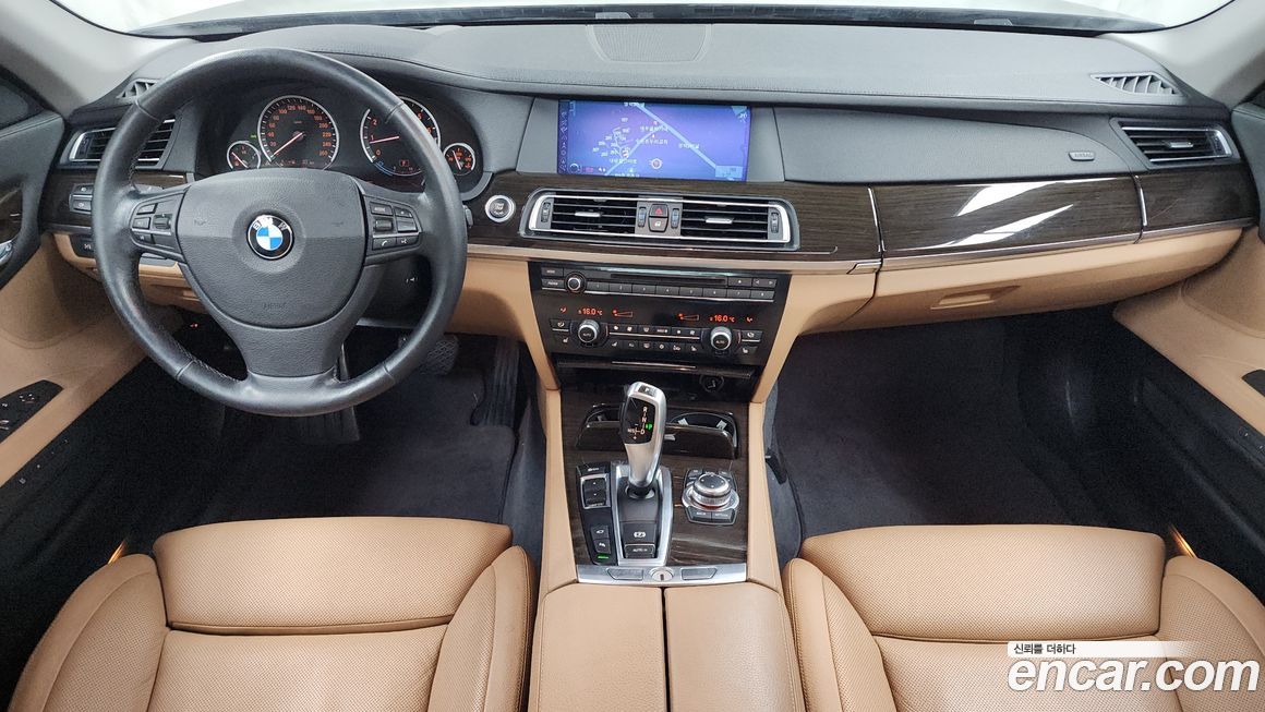 BMW 7-Series 2011