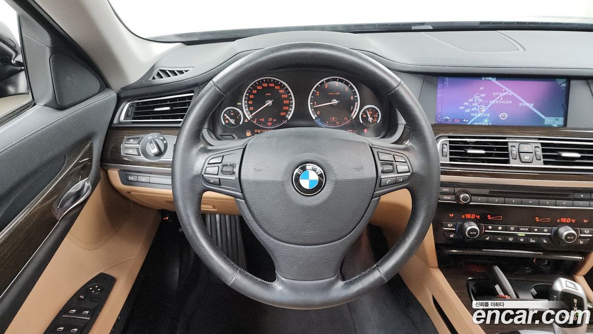 BMW 7-Series 2011