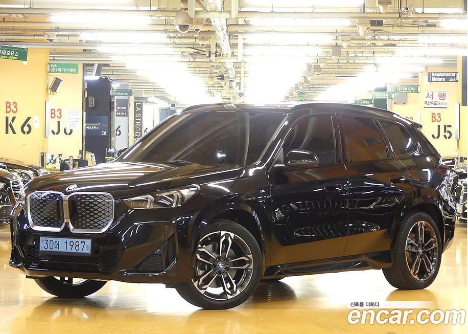 BMW iX1 2025