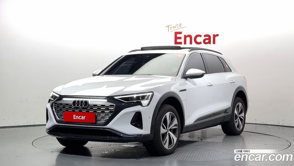 Audi Q8 e-tron 2024