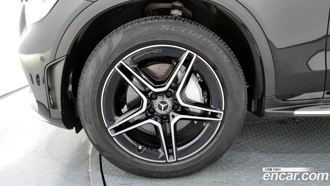 Mercedes-Benz GLC-Class 2023