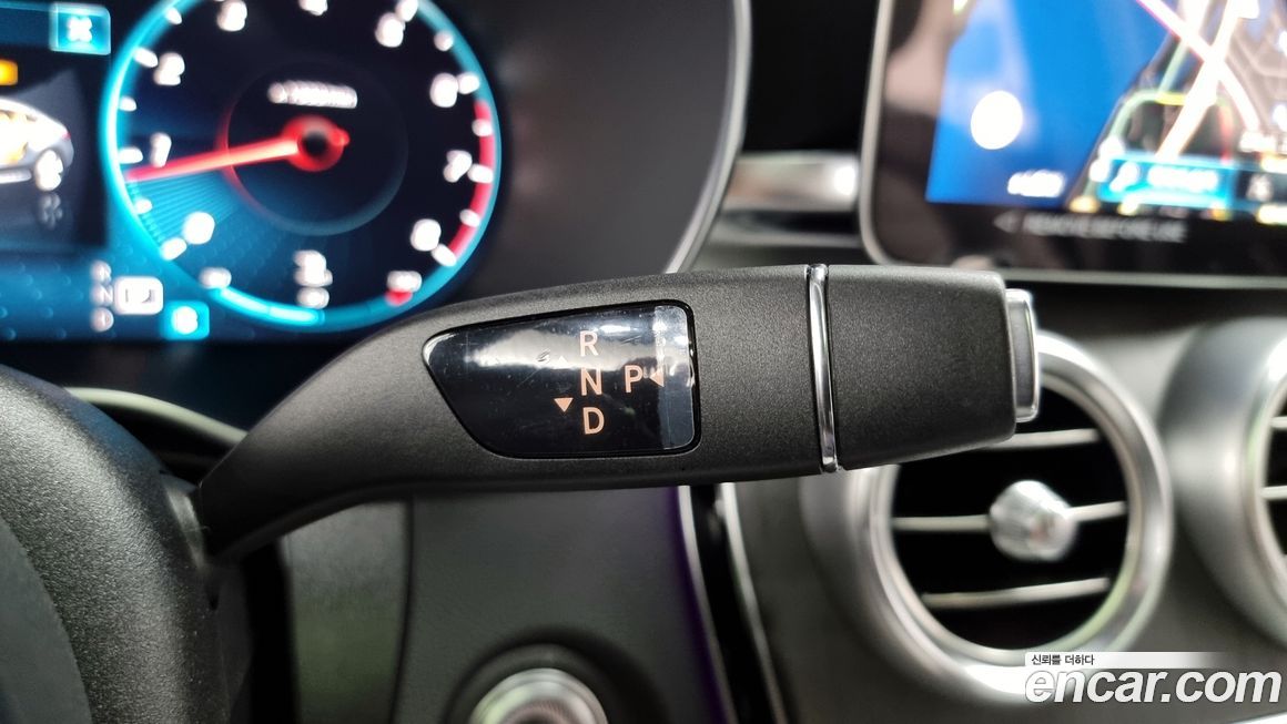 Mercedes-Benz GLC-Class 2023