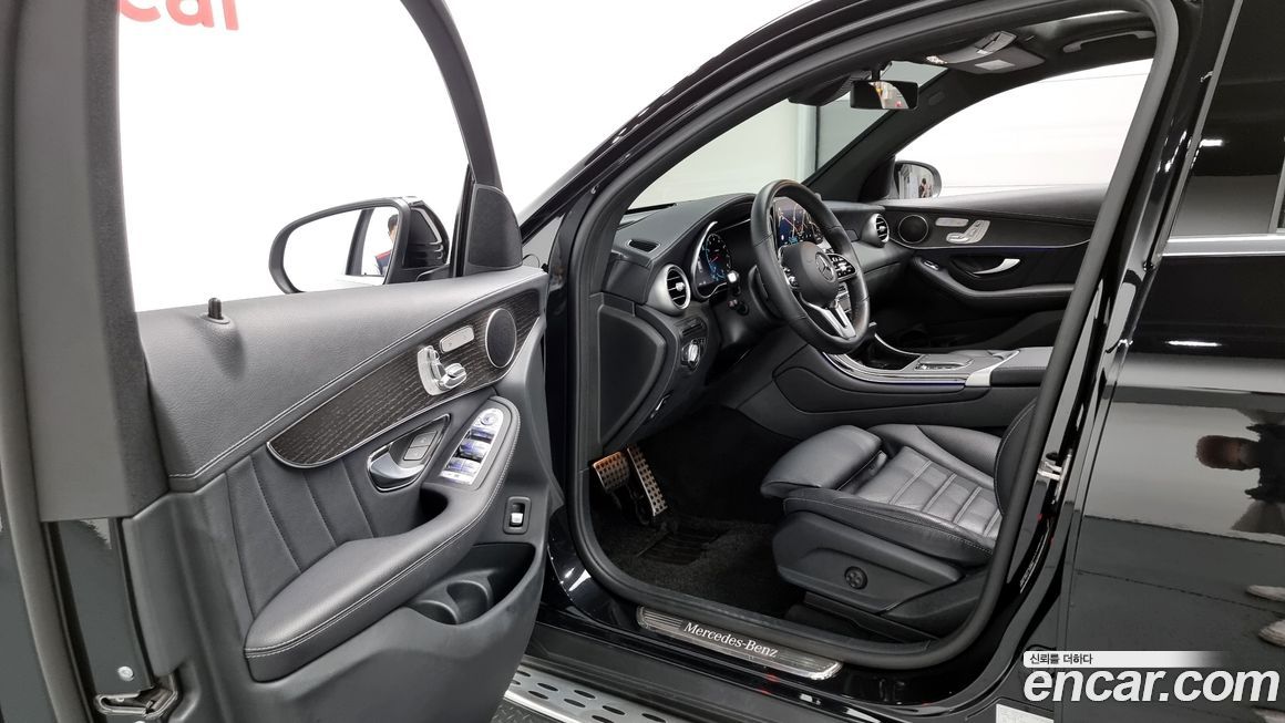 Mercedes-Benz GLC-Class 2023