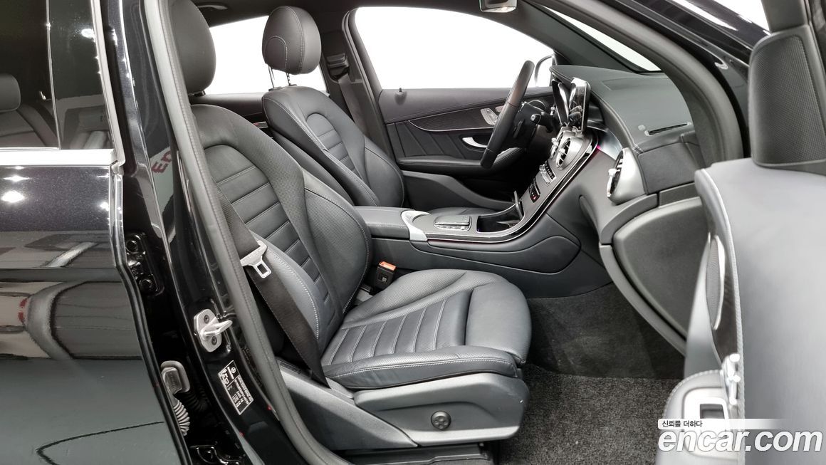 Mercedes-Benz GLC-Class 2023