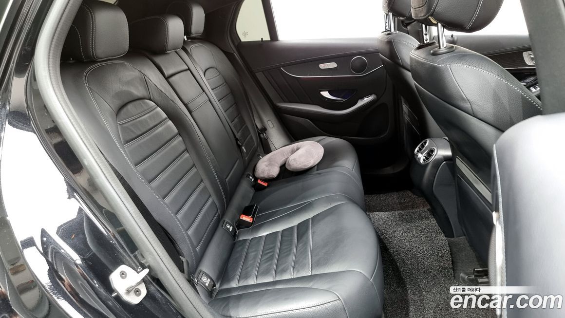 Mercedes-Benz GLC-Class 2023