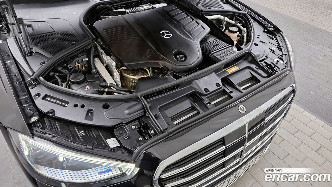 Mercedes-Benz S-Class 2024