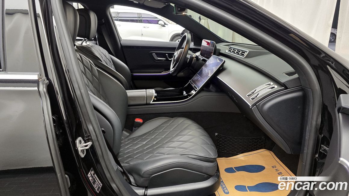 Mercedes-Benz S-Class 2024