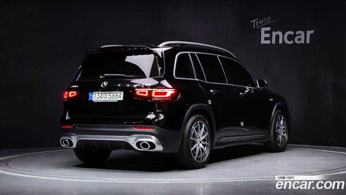 Mercedes-Benz GLB-Class 2023