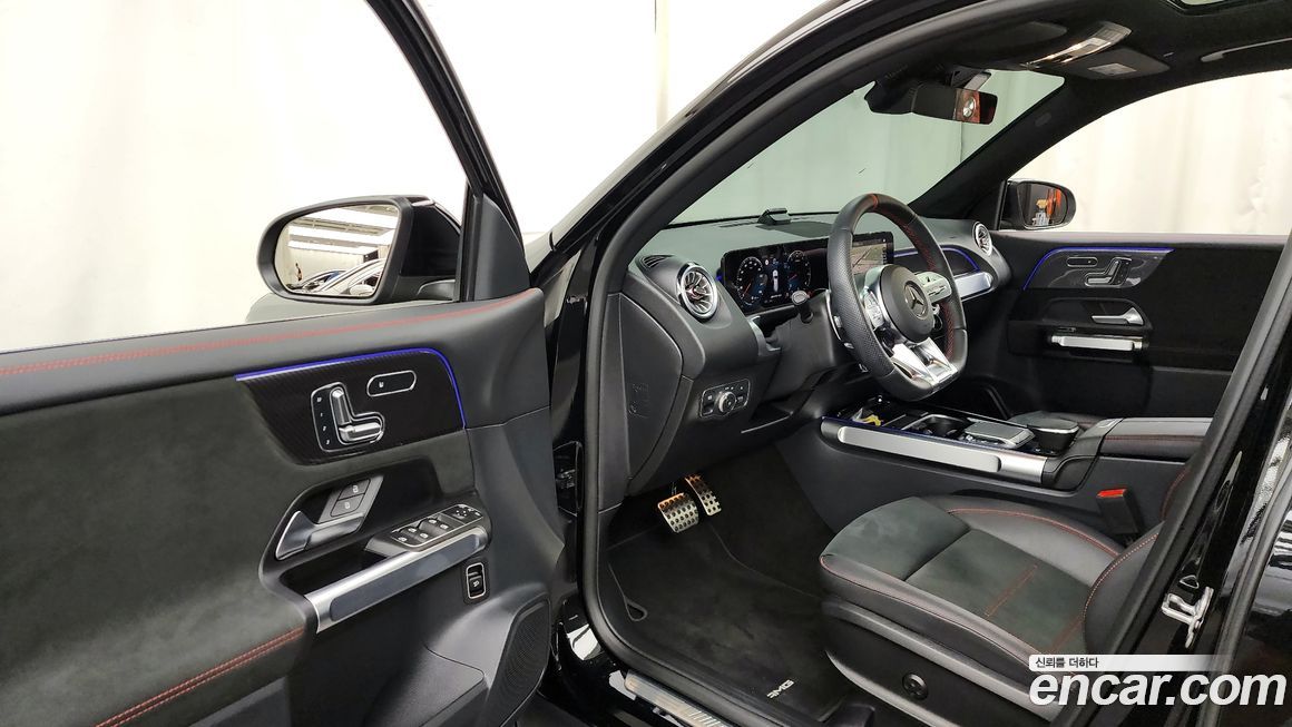 Mercedes-Benz GLB-Class 2023